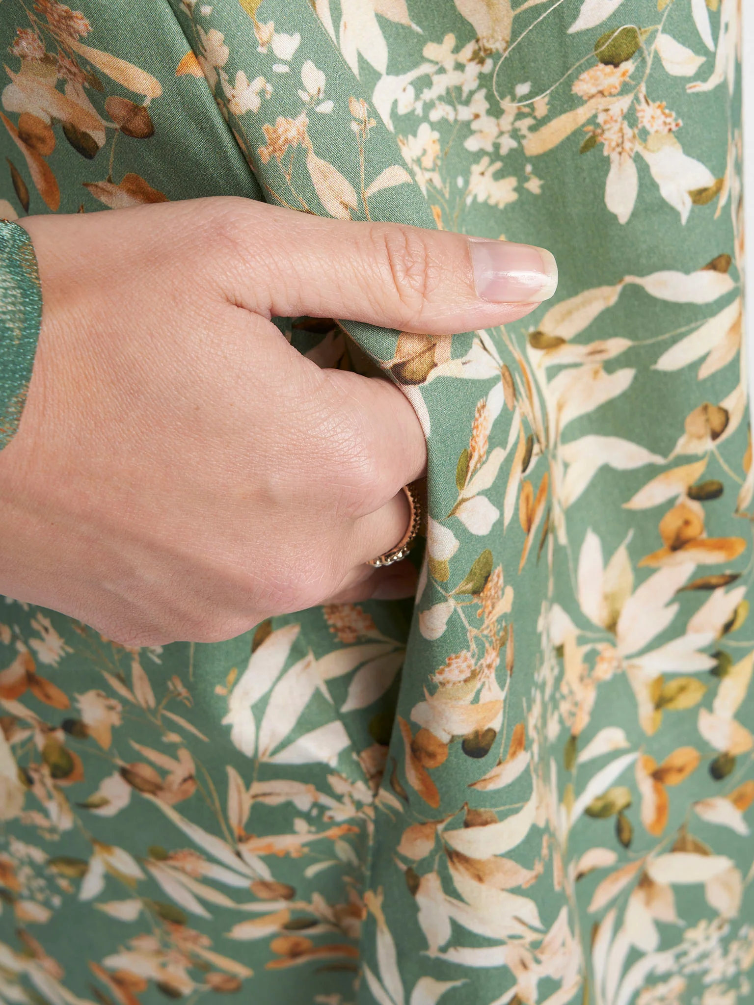 Green Colour Stone Work Cotton Satin Leaf Printed Jalabiya (VG3280) - Image 6