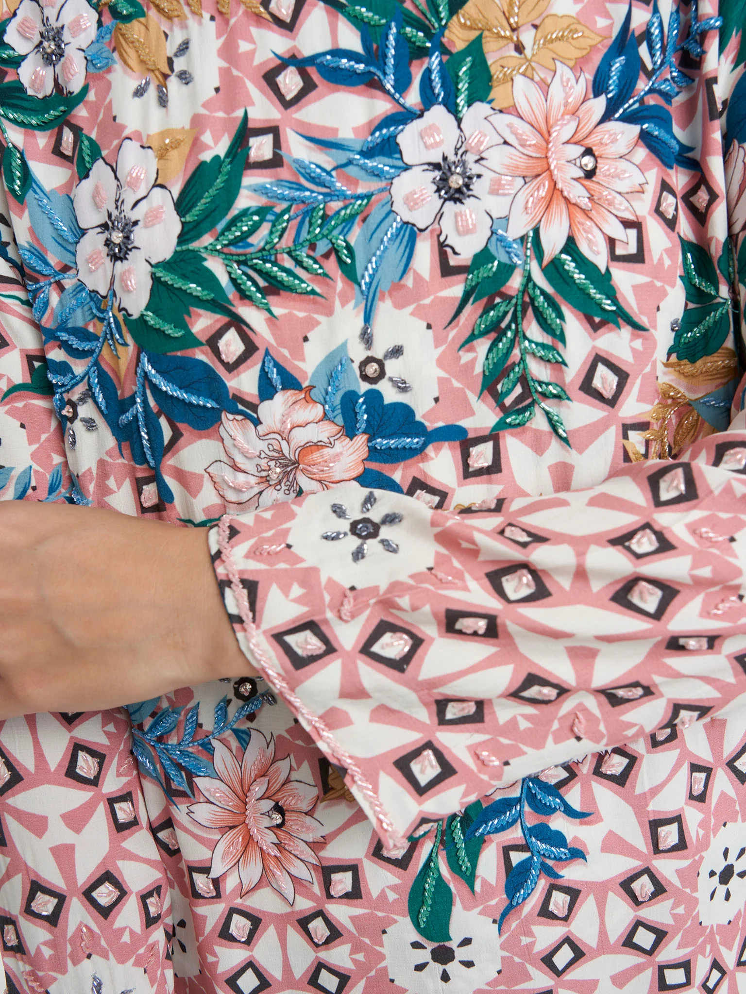 Old Rose Viscose Crepe Geometric Print Jalabiya (VDK363) - Image 5