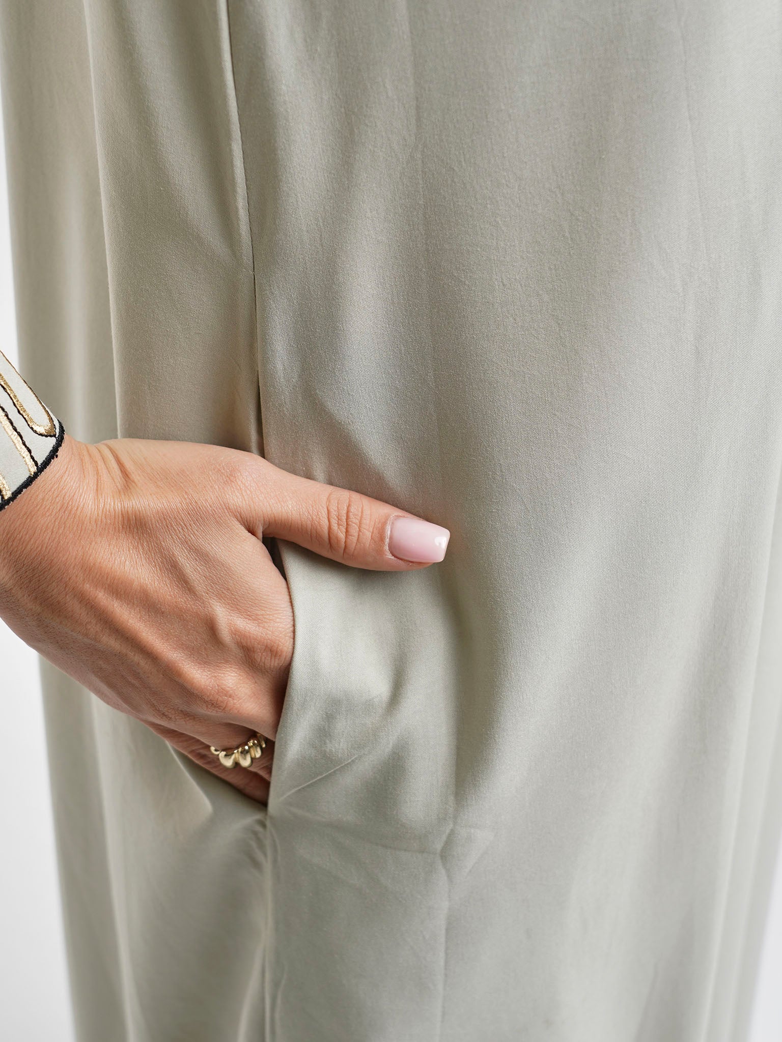 Solid Color Machine Embroidered Jalabiya (VW352) - Image 6