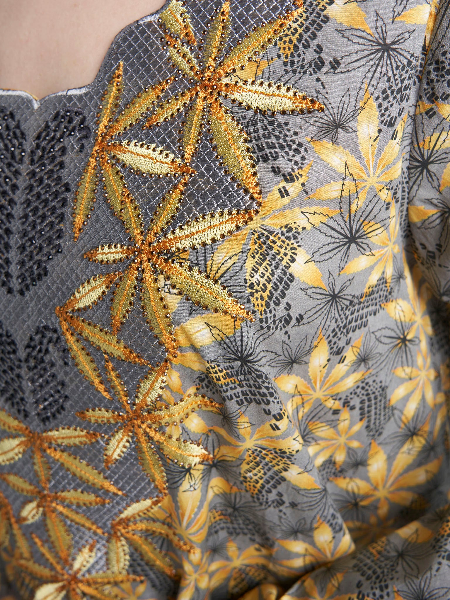 Liberty Cotton Grey Floral Print Mukhawar Jalabiya (VG3062) - Image 5