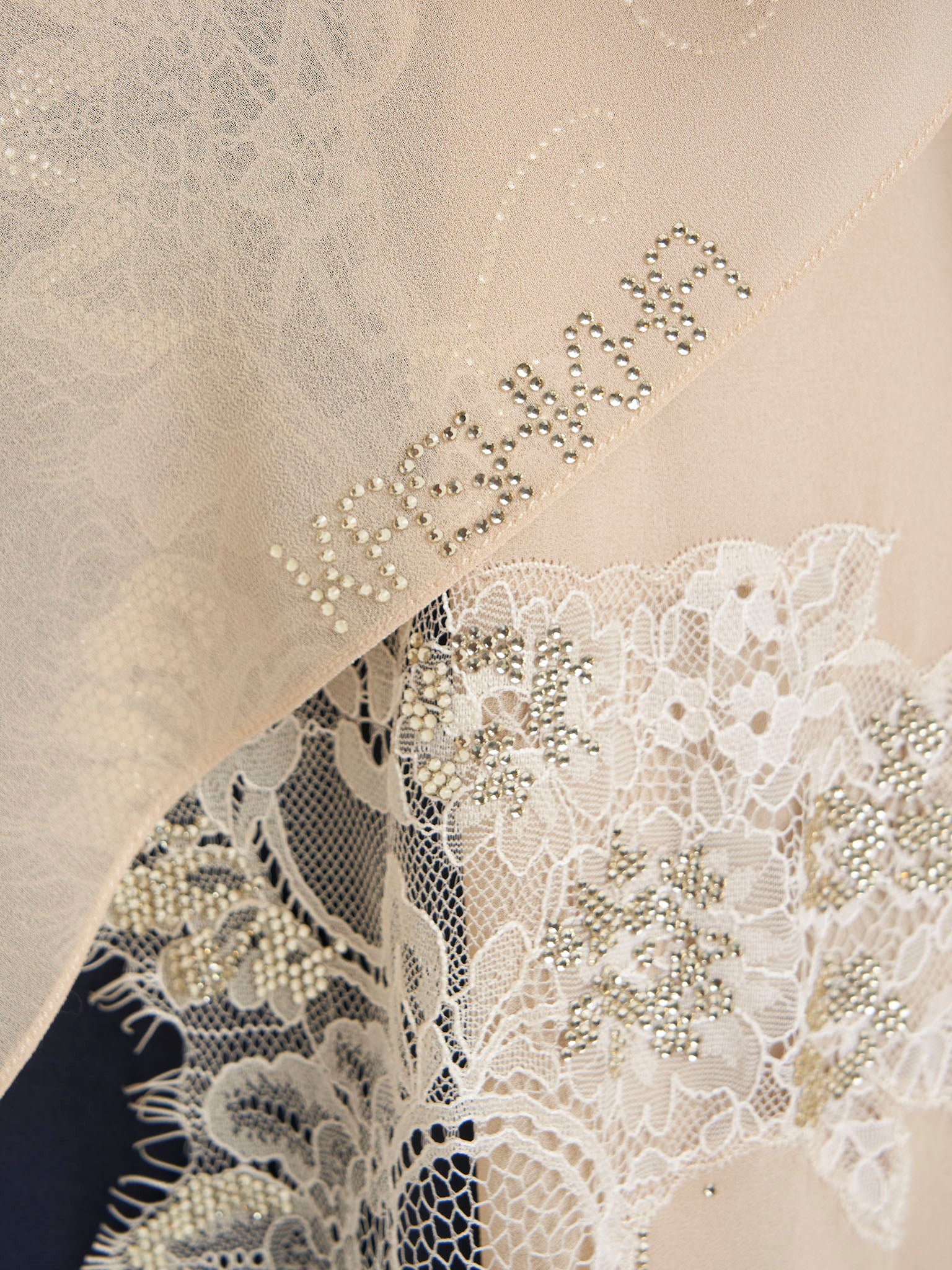 Maxi Hijab With Shaded Dantel Work Border (KP18124L) - Image 18