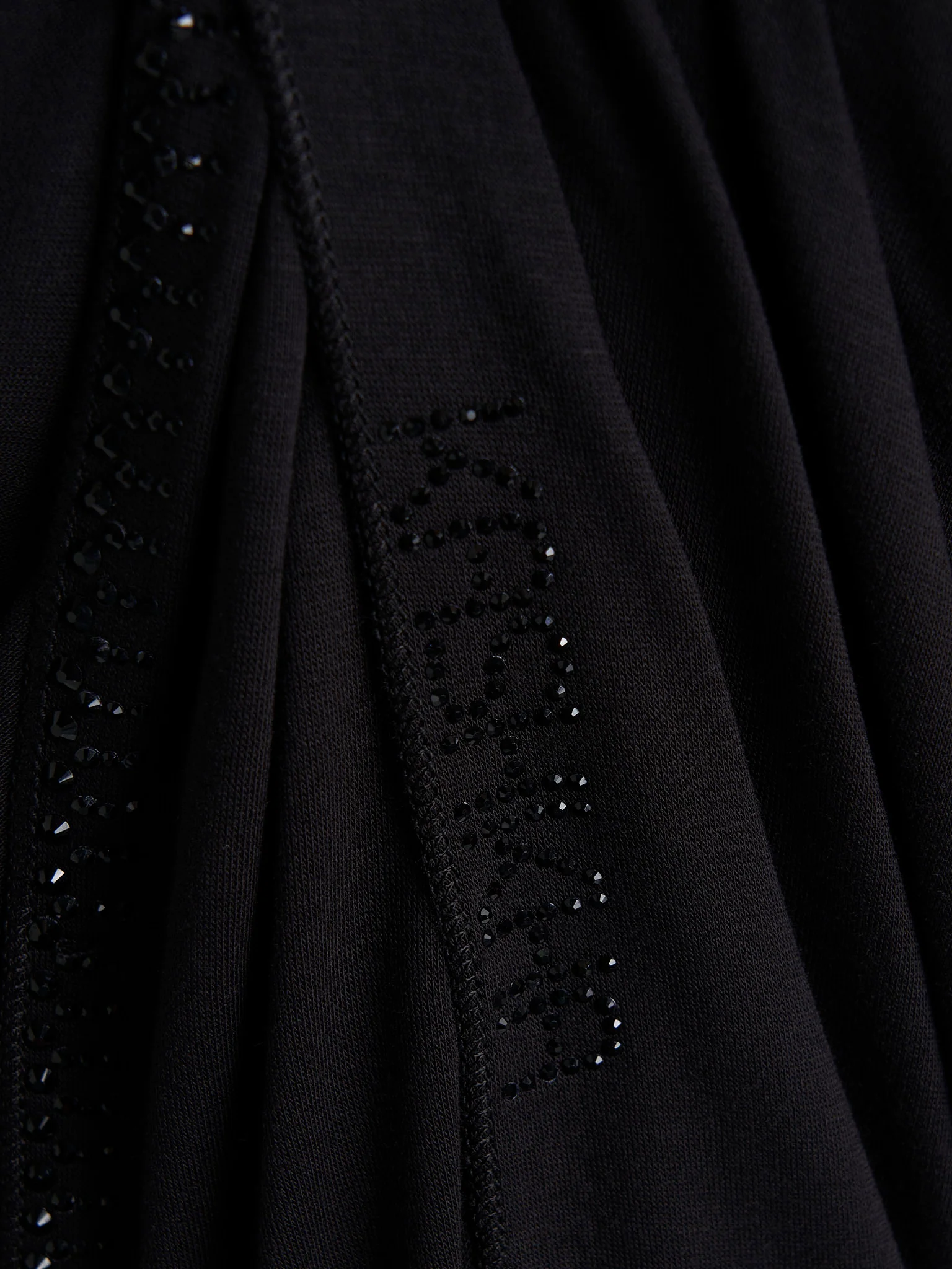 Plain Jersey Hijab with Crown Stone Line Border (KP18160L) - Image 15