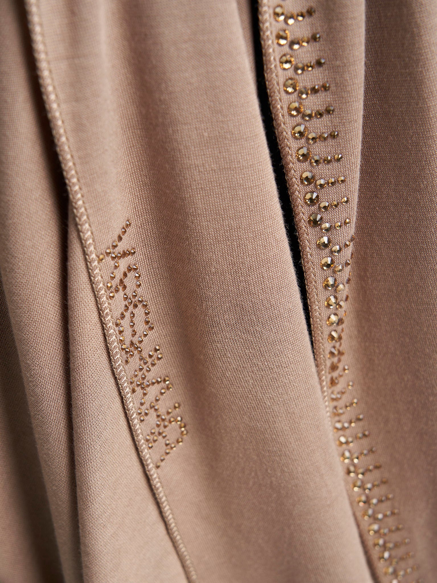 Plain Jersey Hijab with Crown Stone Line Border (KP18160L) - Image 24